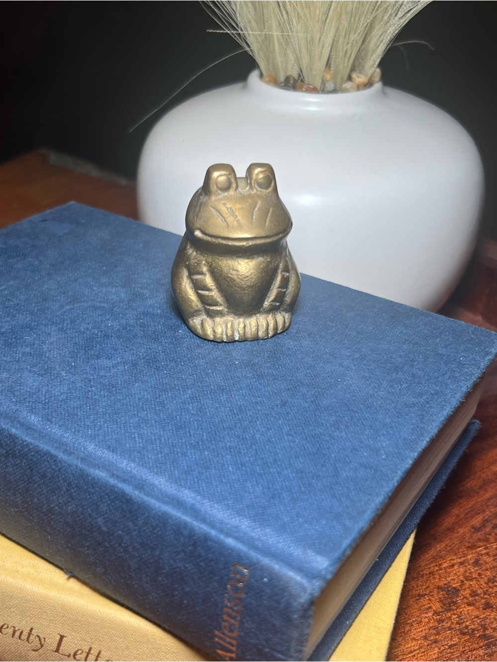 Brass Decorative Happy Frog 2x2 - Picture 2 of 5